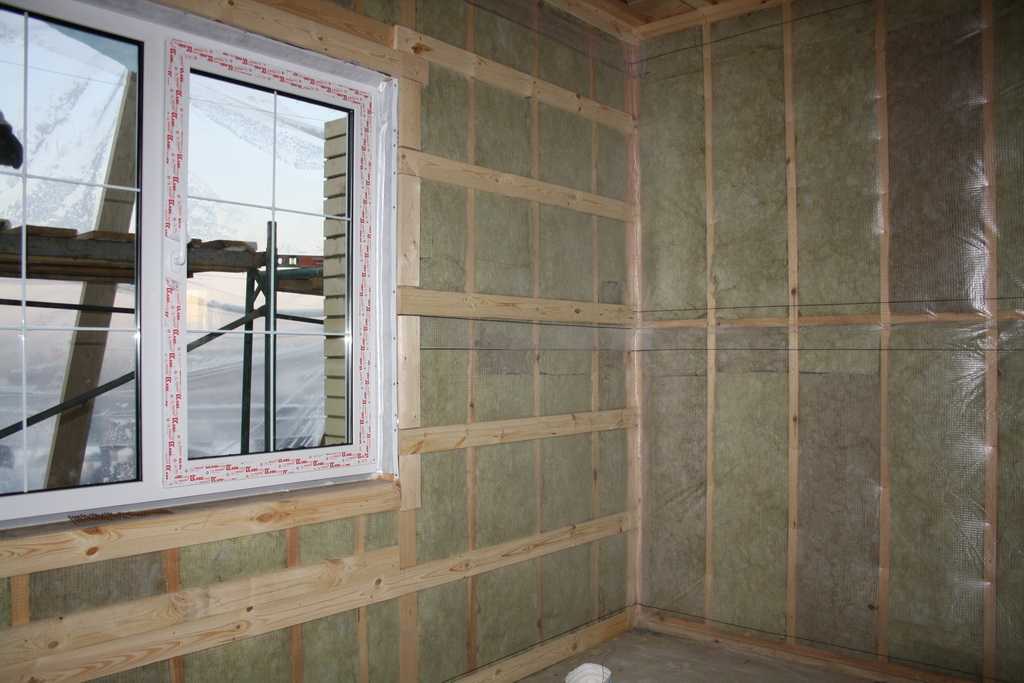 Отделка стен гипсокартоном в деревянном доме (33 фото): как обшить своими руками