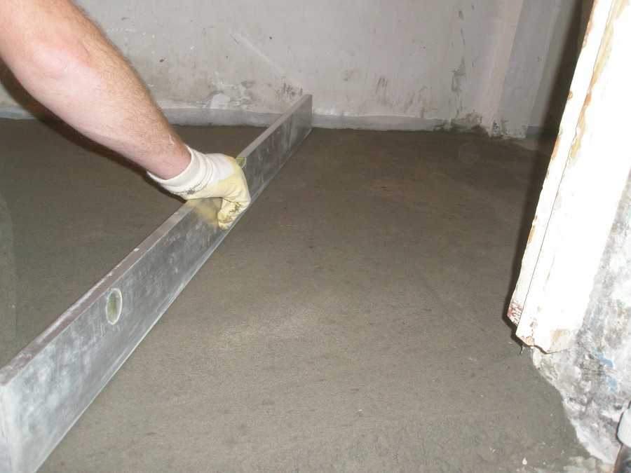 Как залить наливной пол на неровный цементный пол: особенности ремонта