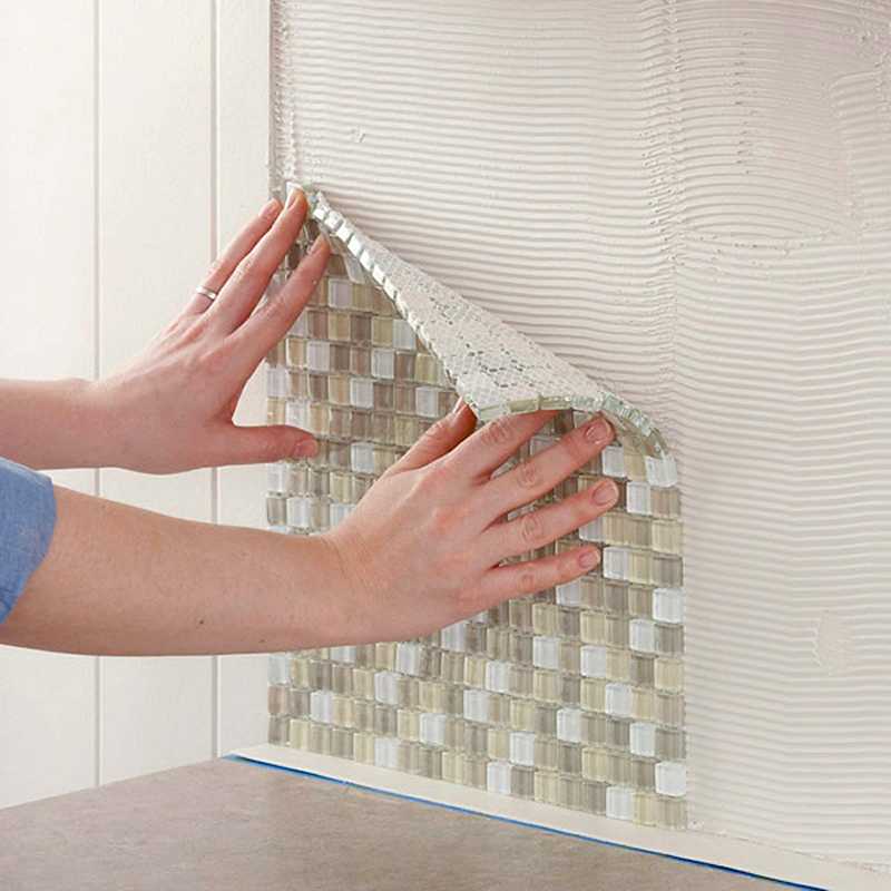 Декоративная мозаика достаточно часто применяется в современном интерьере. Каковы особенности мозаичной плитки из керамики? Какие разновидности декоративной мозаики для внутренней отделки стен и пола можно выделить? Примеры оформления.