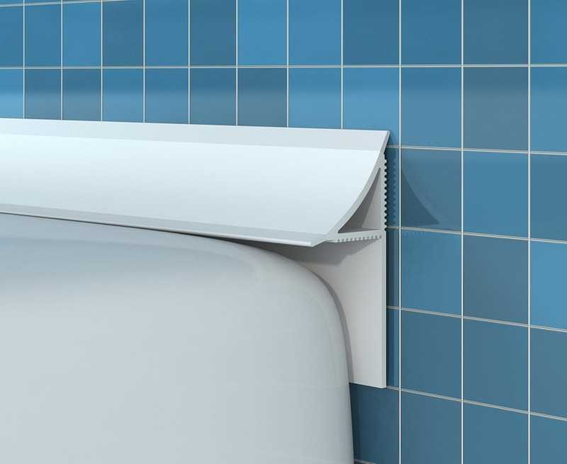 Керамический бордюр для ванной (25 фото): размеры плинтусов. как выбрать уголок на плитку? белые настенные угловые бортики и другие