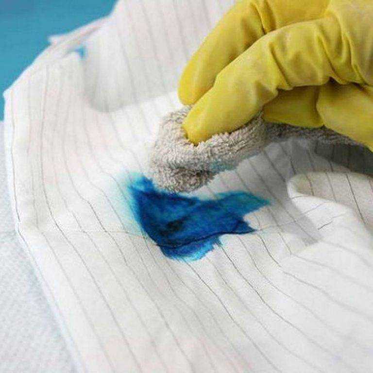 Советы и рекомендации, как удалить краску эмаль с одежды в домашних условиях