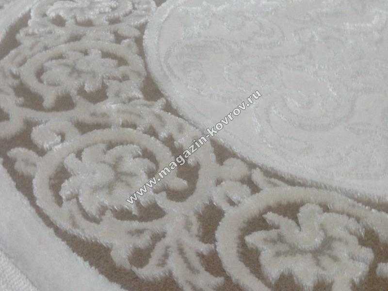Турецкие ковры (48 фото): рельефные акриловые модели из турции, варианты овальной формы с кремовым золотым рисунком из вискозы