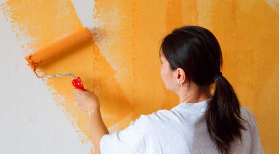 Как покрасить стены водоэмульсионной краской без разводов