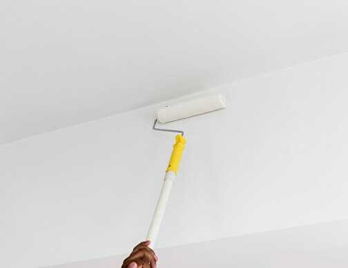 Как, наконец, избавиться от проплешин и пятен при покраске потолка? простой способ!