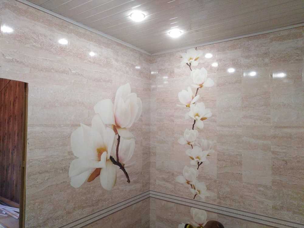 Облицовка ванной комнаты пластиковыми панелями: фото и рекомендации по выполнению отделки