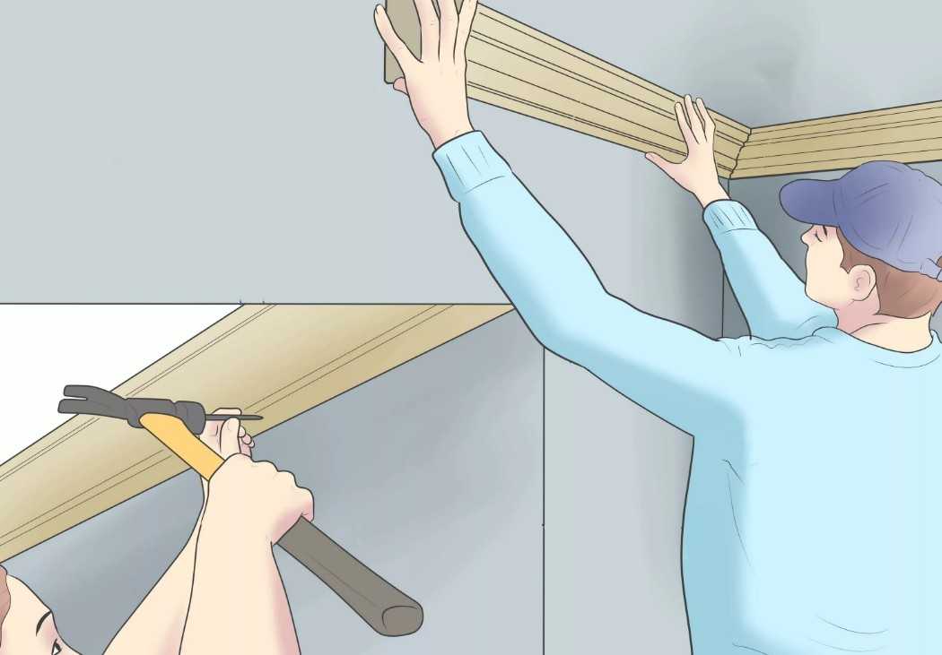 Как приклеить потолочный плинтус и вырезать угол