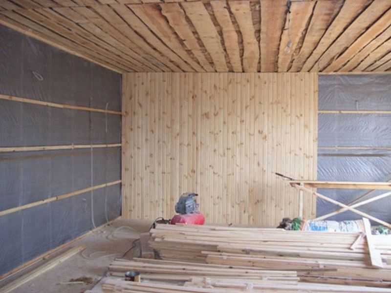 Отделка стен вагонкой в деревянном доме, как обшить дом внутри, фото