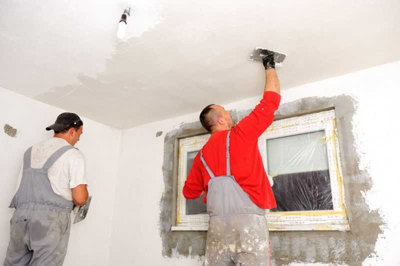 Шпатлевка для потолка: какую шпаклевку выбрать для потолка под покраску, какая лучше, какой шпаклевать, чем лучше, готовые шпаклевки, как выбрать финишную шпатлевку