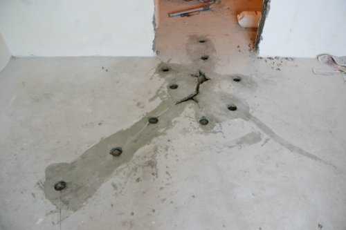 Ремонт бетонного пола — особенности процесса реставрации стяжки