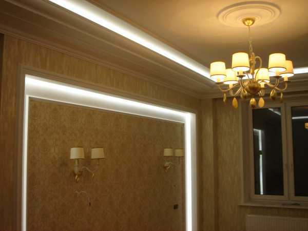 Подсветка потолка светодиодной лентой под плинтусом — 30 фото
