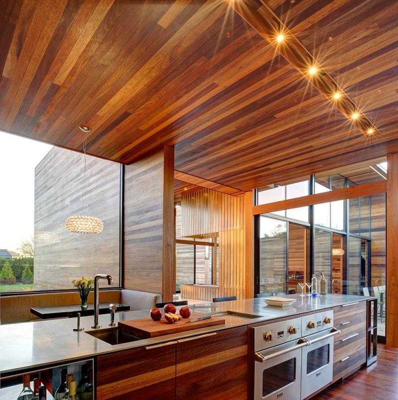 Потолок в деревянном доме: способы отделки