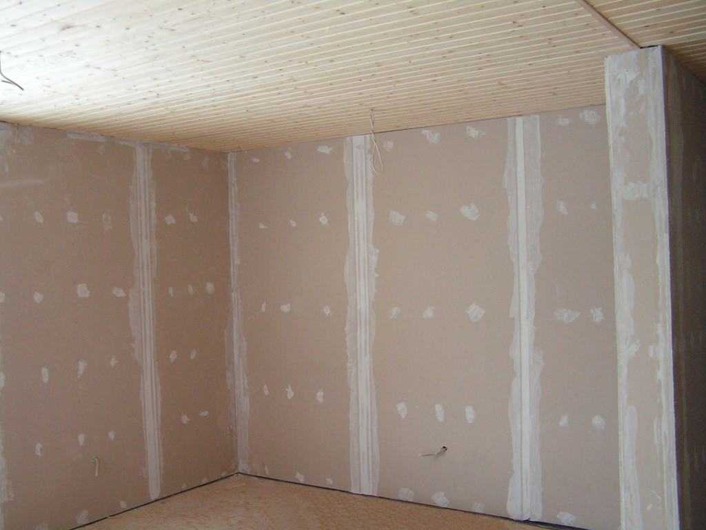 Отделка стен гипсокартоном в деревянном доме: как обшить своими руками