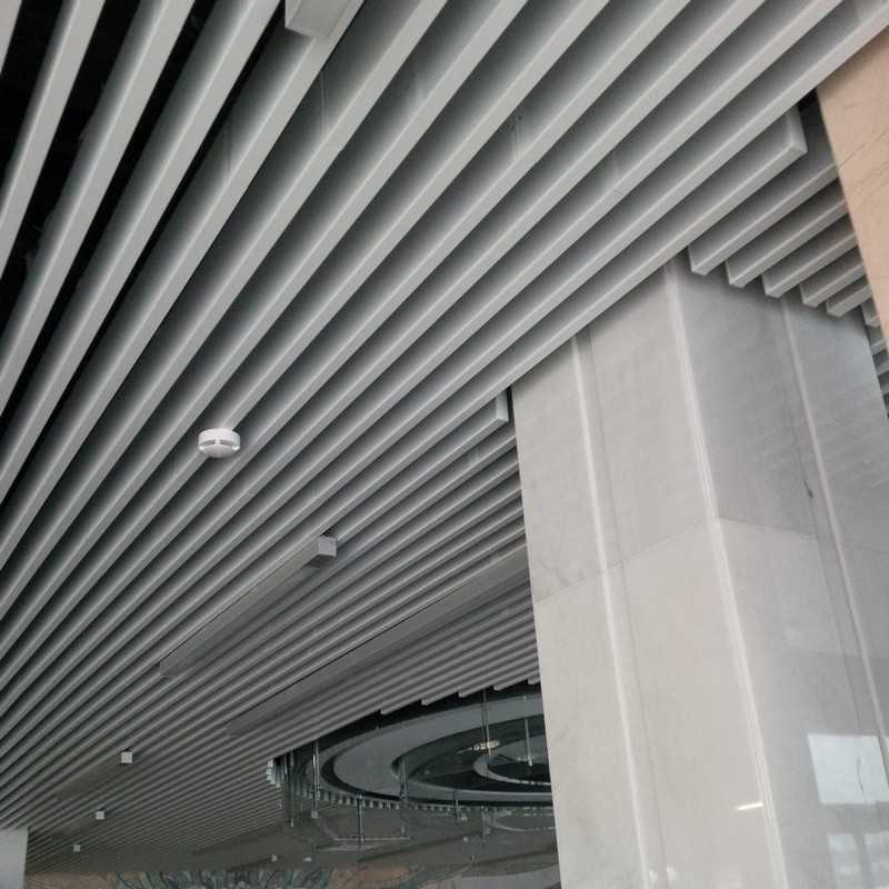 Как установить алюминиевый реечный потолок: пошаговая инструкция